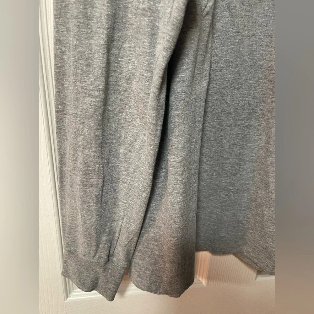 NWT: NIKE Men’s Long Sleeve Grey with Red Graphic Shirt Size XXL - Picture 3 of 6